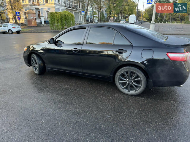 Чорний Тойота Камрі, об'ємом двигуна 3.5 л та пробігом 300 тис. км за 9000 $, фото 2 на Automoto.ua