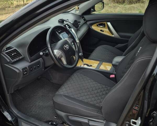 Чорний Тойота Камрі, об'ємом двигуна 2.36 л та пробігом 194 тис. км за 8300 $, фото 7 на Automoto.ua