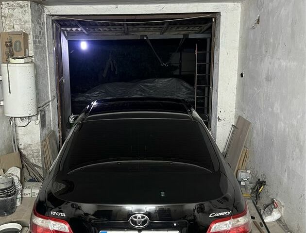 Черный Тойота Камри, объемом двигателя 3.5 л и пробегом 380 тыс. км за 8300 $, фото 2 на Automoto.ua