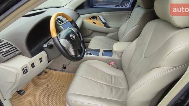 Черный Тойота Камри, объемом двигателя 3.46 л и пробегом 247 тыс. км за 9999 $, фото 12 на Automoto.ua