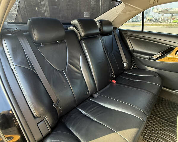 Черный Тойота Камри, объемом двигателя 3.5 л и пробегом 235 тыс. км за 8300 $, фото 25 на Automoto.ua