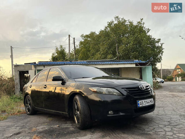 Черный Тойота Камри, объемом двигателя 2.36 л и пробегом 297 тыс. км за 8200 $, фото 2 на Automoto.ua