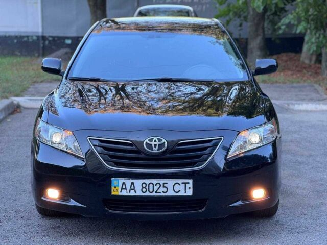 Чорний Тойота Камрі, об'ємом двигуна 2.4 л та пробігом 352 тис. км за 5500 $, фото 2 на Automoto.ua