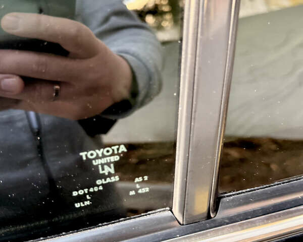 Черный Тойота Камри, объемом двигателя 3.46 л и пробегом 198 тыс. км за 10000 $, фото 20 на Automoto.ua