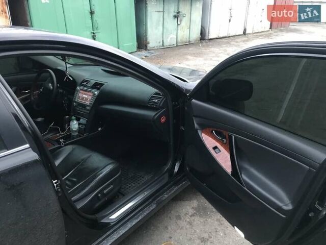 Черный Тойота Камри, объемом двигателя 3.5 л и пробегом 290 тыс. км за 9500 $, фото 2 на Automoto.ua