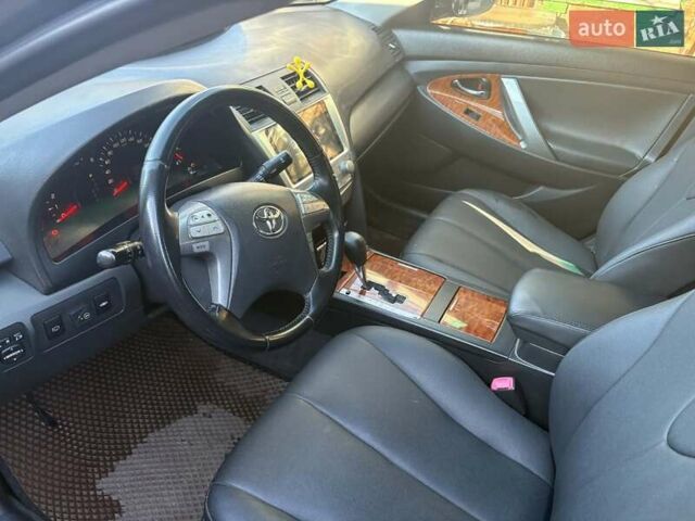 Чорний Тойота Камрі, об'ємом двигуна 2.4 л та пробігом 277 тис. км за 8700 $, фото 8 на Automoto.ua