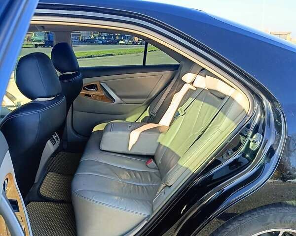 Чорний Тойота Камрі, об'ємом двигуна 3.46 л та пробігом 380 тис. км за 7500 $, фото 6 на Automoto.ua