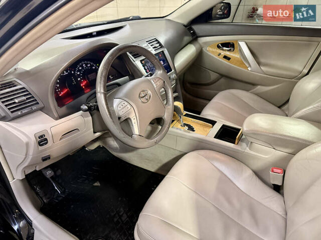 Черный Тойота Камри, объемом двигателя 3.46 л и пробегом 198 тыс. км за 10000 $, фото 8 на Automoto.ua