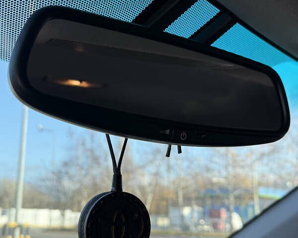 Черный Тойота Камри, объемом двигателя 3.5 л и пробегом 235 тыс. км за 8300 $, фото 28 на Automoto.ua