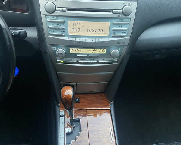 Черный Тойота Камри, объемом двигателя 3.5 л и пробегом 252 тыс. км за 10200 $, фото 40 на Automoto.ua