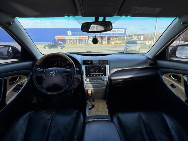 Чорний Тойота Камрі, об'ємом двигуна 3.5 л та пробігом 235 тис. км за 8300 $, фото 7 на Automoto.ua