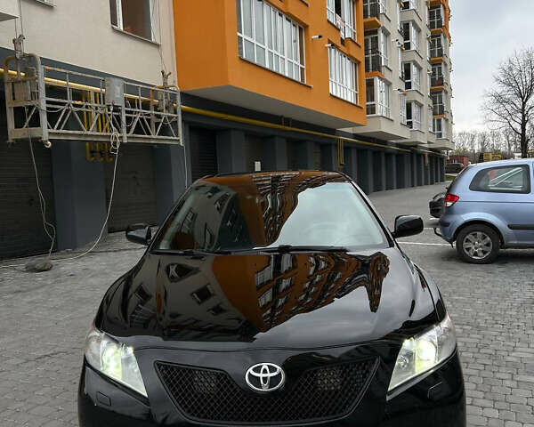 Черный Тойота Камри, объемом двигателя 2.36 л и пробегом 350 тыс. км за 6700 $, фото 2 на Automoto.ua