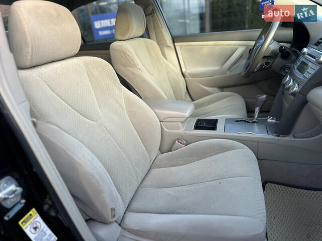 Чорний Тойота Камрі, об'ємом двигуна 2.4 л та пробігом 297 тис. км за 7999 $, фото 40 на Automoto.ua