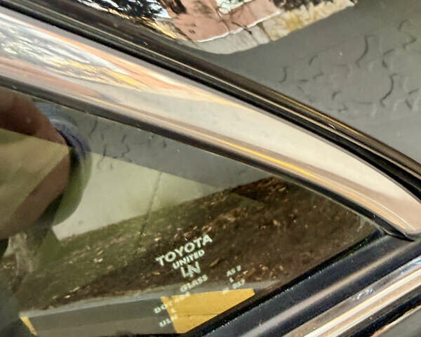 Черный Тойота Камри, объемом двигателя 3.46 л и пробегом 198 тыс. км за 10000 $, фото 21 на Automoto.ua