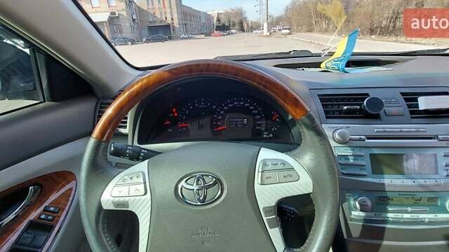 Черный Тойота Камри, объемом двигателя 3.46 л и пробегом 197 тыс. км за 11000 $, фото 18 на Automoto.ua
