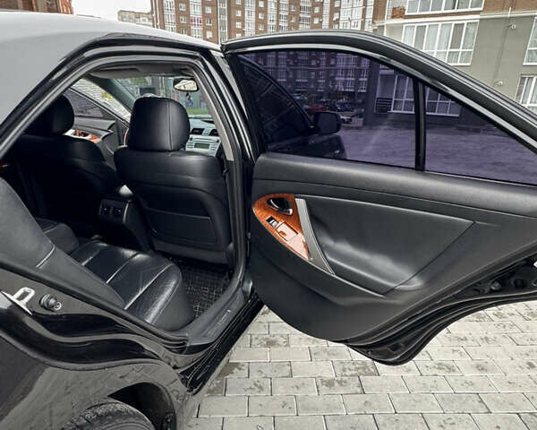 Черный Тойота Камри, объемом двигателя 3.5 л и пробегом 312 тыс. км за 7700 $, фото 10 на Automoto.ua