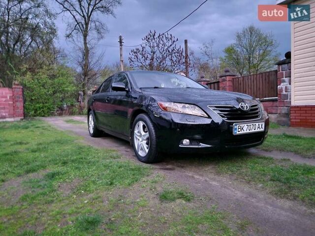 Чорний Тойота Камрі, об'ємом двигуна 2.36 л та пробігом 299 тис. км за 8888 $, фото 6 на Automoto.ua