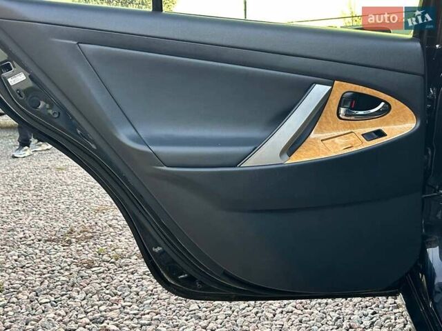 Черный Тойота Камри, объемом двигателя 2.4 л и пробегом 197 тыс. км за 8100 $, фото 27 на Automoto.ua