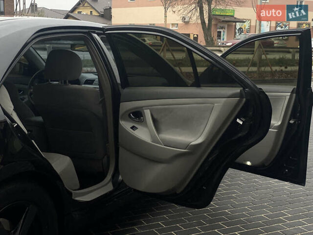 Чорний Тойота Камрі, об'ємом двигуна 2.36 л та пробігом 300 тис. км за 6900 $, фото 14 на Automoto.ua