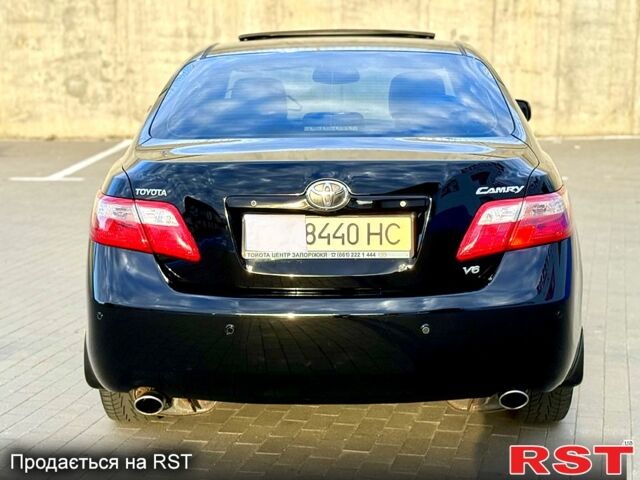 Черный Тойота Камри, объемом двигателя 3.5 л и пробегом 187 тыс. км за 9999 $, фото 1 на Automoto.ua