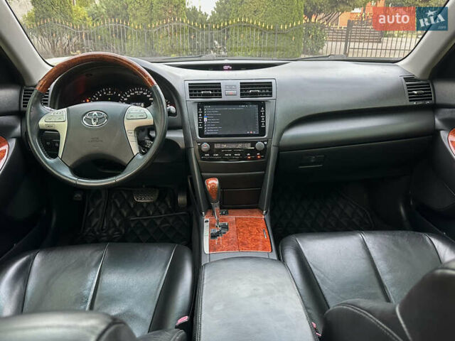 Черный Тойота Камри, объемом двигателя 3.46 л и пробегом 187 тыс. км за 11300 $, фото 27 на Automoto.ua