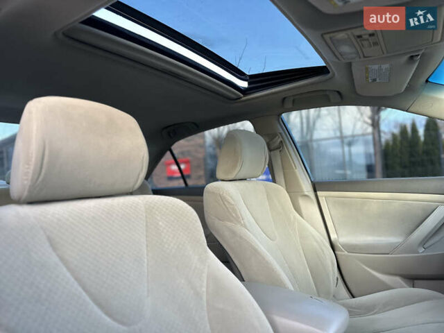 Чорний Тойота Камрі, об'ємом двигуна 2.4 л та пробігом 297 тис. км за 7999 $, фото 43 на Automoto.ua