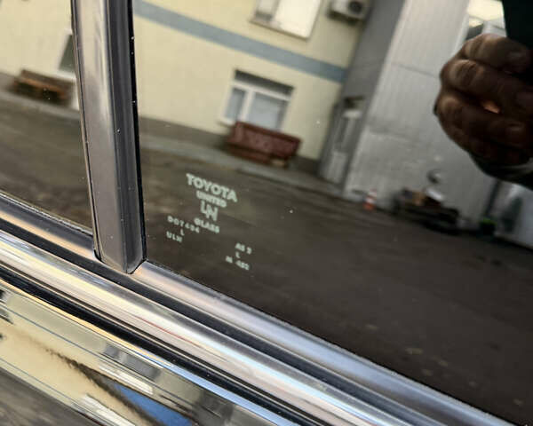 Черный Тойота Камри, объемом двигателя 3.46 л и пробегом 198 тыс. км за 10000 $, фото 16 на Automoto.ua