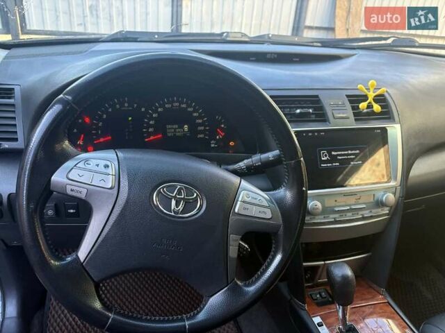 Чорний Тойота Камрі, об'ємом двигуна 2.4 л та пробігом 277 тис. км за 8700 $, фото 7 на Automoto.ua