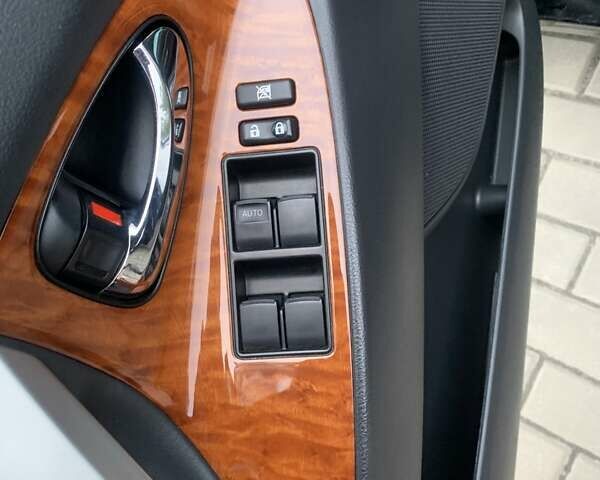 Черный Тойота Камри, объемом двигателя 3.46 л и пробегом 233 тыс. км за 10500 $, фото 23 на Automoto.ua