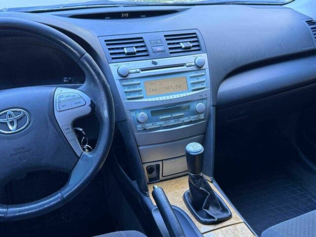 Чорний Тойота Камрі, об'ємом двигуна 2.4 л та пробігом 352 тис. км за 5500 $, фото 11 на Automoto.ua