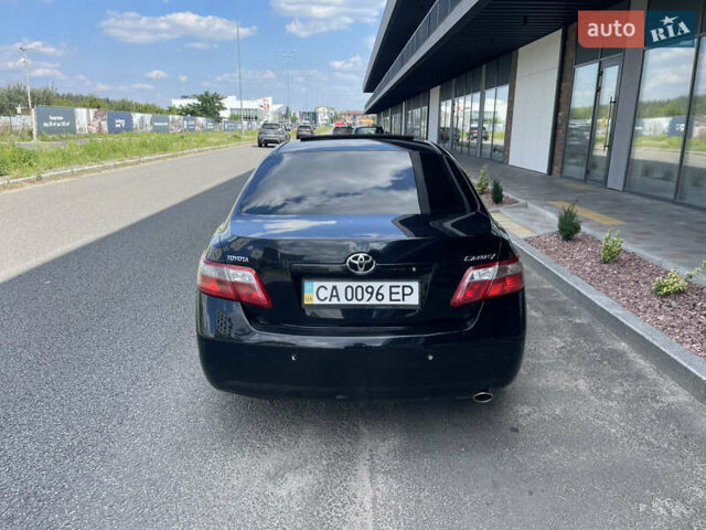 Чорний Тойота Камрі, об'ємом двигуна 2.4 л та пробігом 260 тис. км за 8700 $, фото 2 на Automoto.ua