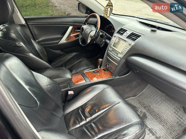 Чорний Тойота Камрі, об'ємом двигуна 3.46 л та пробігом 180 тис. км за 9200 $, фото 15 на Automoto.ua