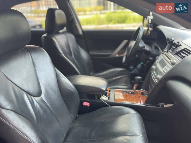 Чорний Тойота Камрі, об'ємом двигуна 2.4 л та пробігом 260 тис. км за 8700 $, фото 9 на Automoto.ua