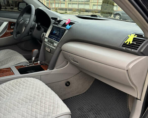 Чорний Тойота Камрі, об'ємом двигуна 3.46 л та пробігом 270 тис. км за 8500 $, фото 15 на Automoto.ua