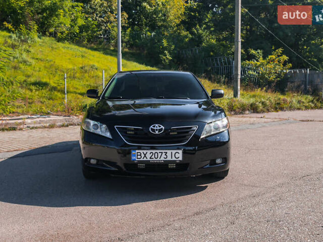 Чорний Тойота Камрі, об'ємом двигуна 2.4 л та пробігом 260 тис. км за 8750 $, фото 2 на Automoto.ua