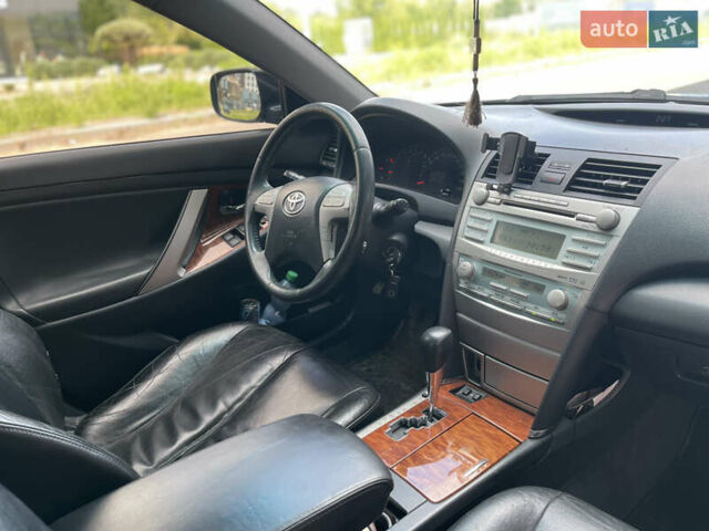 Чорний Тойота Камрі, об'ємом двигуна 2.4 л та пробігом 260 тис. км за 8700 $, фото 8 на Automoto.ua
