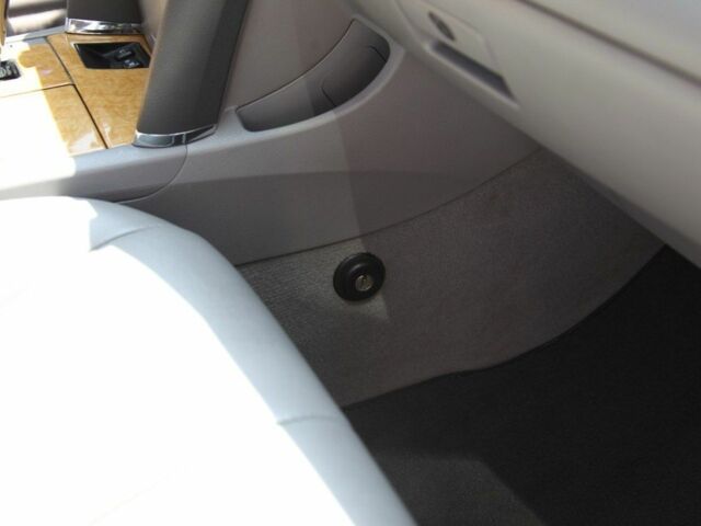 Чорний Тойота Камрі, об'ємом двигуна 3.5 л та пробігом 336 тис. км за 8300 $, фото 19 на Automoto.ua