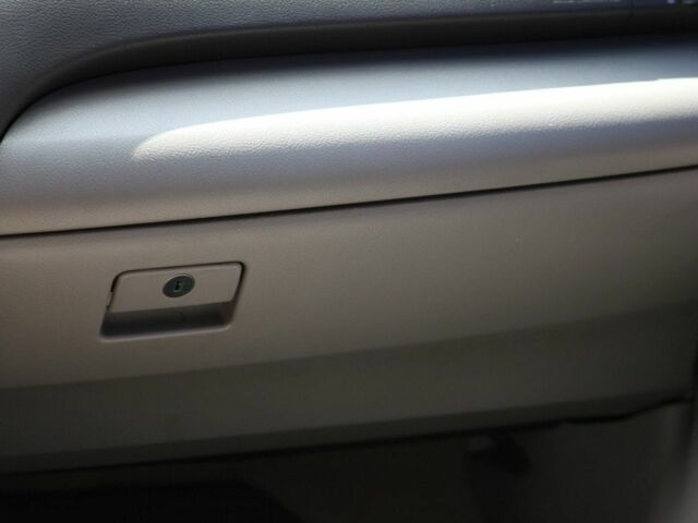 Чорний Тойота Камрі, об'ємом двигуна 3.5 л та пробігом 336 тис. км за 8300 $, фото 12 на Automoto.ua