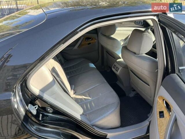 Черный Тойота Камри, объемом двигателя 2.36 л и пробегом 280 тыс. км за 8700 $, фото 9 на Automoto.ua