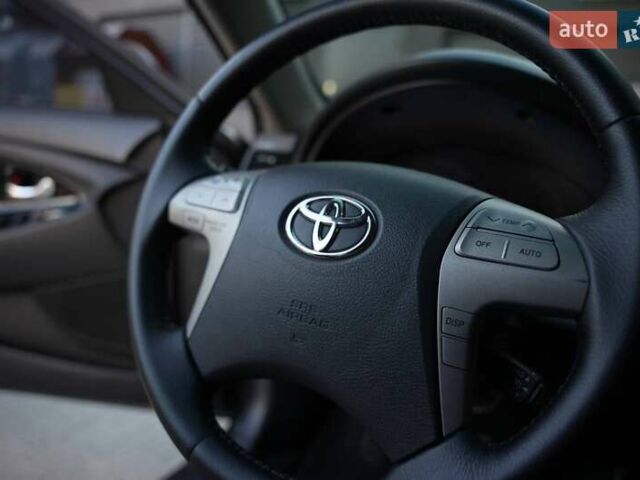 Черный Тойота Камри, объемом двигателя 3.5 л и пробегом 238 тыс. км за 10500 $, фото 31 на Automoto.ua