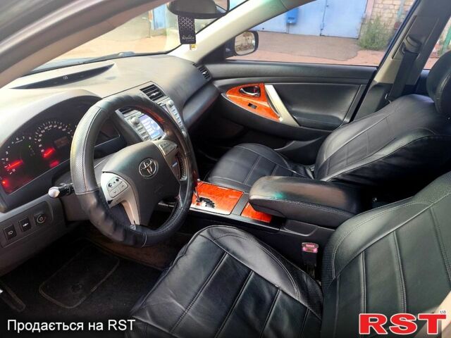 Чорний Тойота Камрі, об'ємом двигуна 3.5 л та пробігом 298 тис. км за 8700 $, фото 4 на Automoto.ua