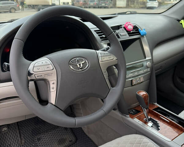 Чорний Тойота Камрі, об'ємом двигуна 3.46 л та пробігом 270 тис. км за 8500 $, фото 12 на Automoto.ua