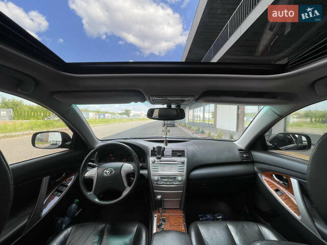 Чорний Тойота Камрі, об'ємом двигуна 2.4 л та пробігом 260 тис. км за 8700 $, фото 7 на Automoto.ua