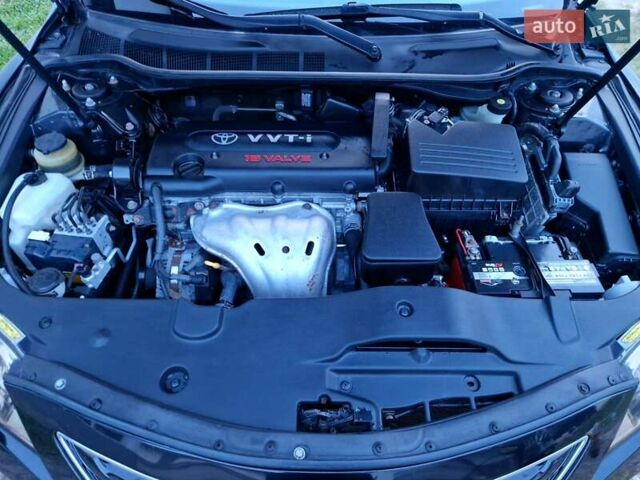 Чорний Тойота Камрі, об'ємом двигуна 2.36 л та пробігом 299 тис. км за 8888 $, фото 5 на Automoto.ua