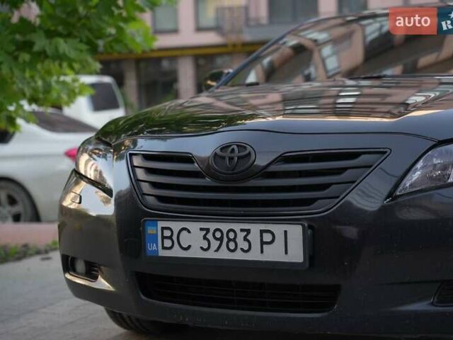 Черный Тойота Камри, объемом двигателя 3.5 л и пробегом 238 тыс. км за 10500 $, фото 3 на Automoto.ua
