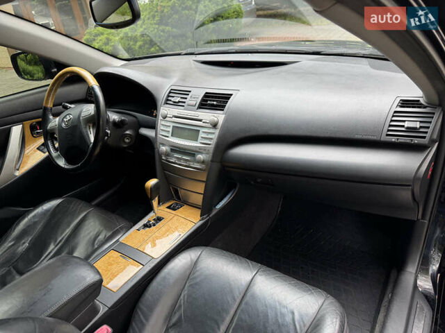 Чорний Тойота Камрі, об'ємом двигуна 3.5 л та пробігом 370 тис. км за 8399 $, фото 15 на Automoto.ua