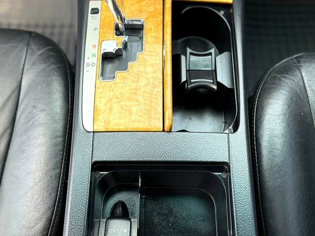 Черный Тойота Камри, объемом двигателя 3.5 л и пробегом 187 тыс. км за 9999 $, фото 5 на Automoto.ua