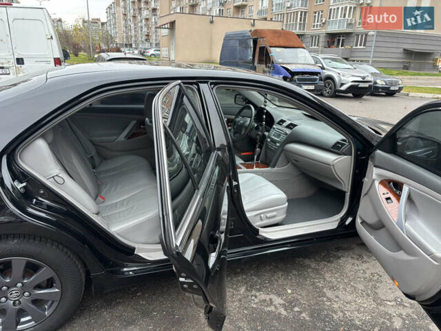 Черный Тойота Камри, объемом двигателя 3.5 л и пробегом 255 тыс. км за 9900 $, фото 23 на Automoto.ua