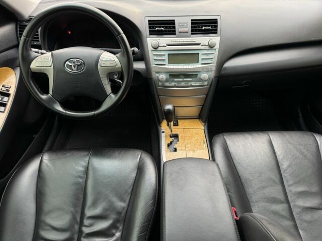 Чорний Тойота Камрі, об'ємом двигуна 2.4 л та пробігом 192 тис. км за 10500 $, фото 8 на Automoto.ua