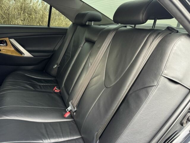 Чорний Тойота Камрі, об'ємом двигуна 2.4 л та пробігом 192 тис. км за 10500 $, фото 5 на Automoto.ua